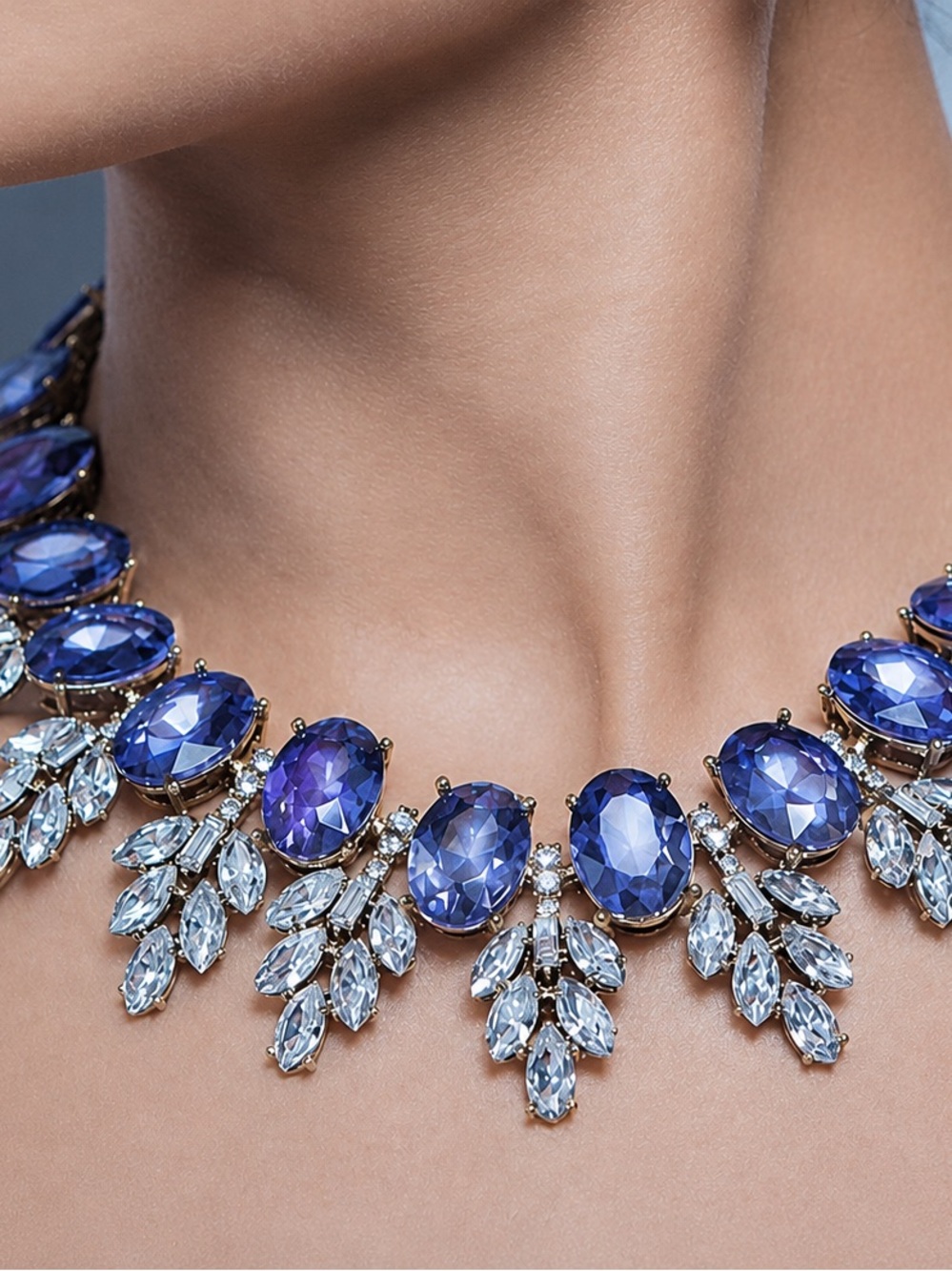 Blue Rhinestone Statement Necklace Gold Tone OS NWOT